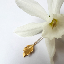 Tiny Leaf Necklace - Gold