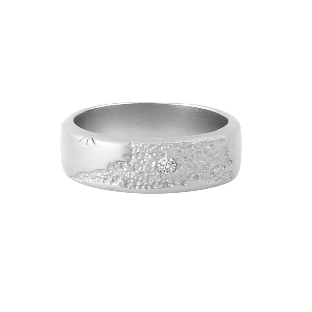 Misty Forest World Ring – 18 Karat Weißgold mit Rhodium