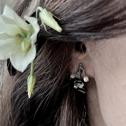 Fuyu Sakura Earrings - Bronze