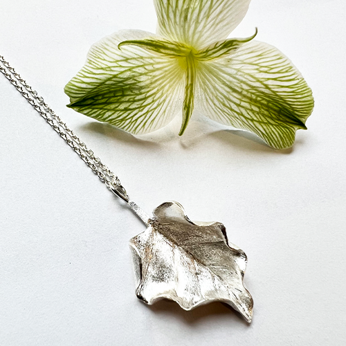 Long Silver Leaves - Halsband