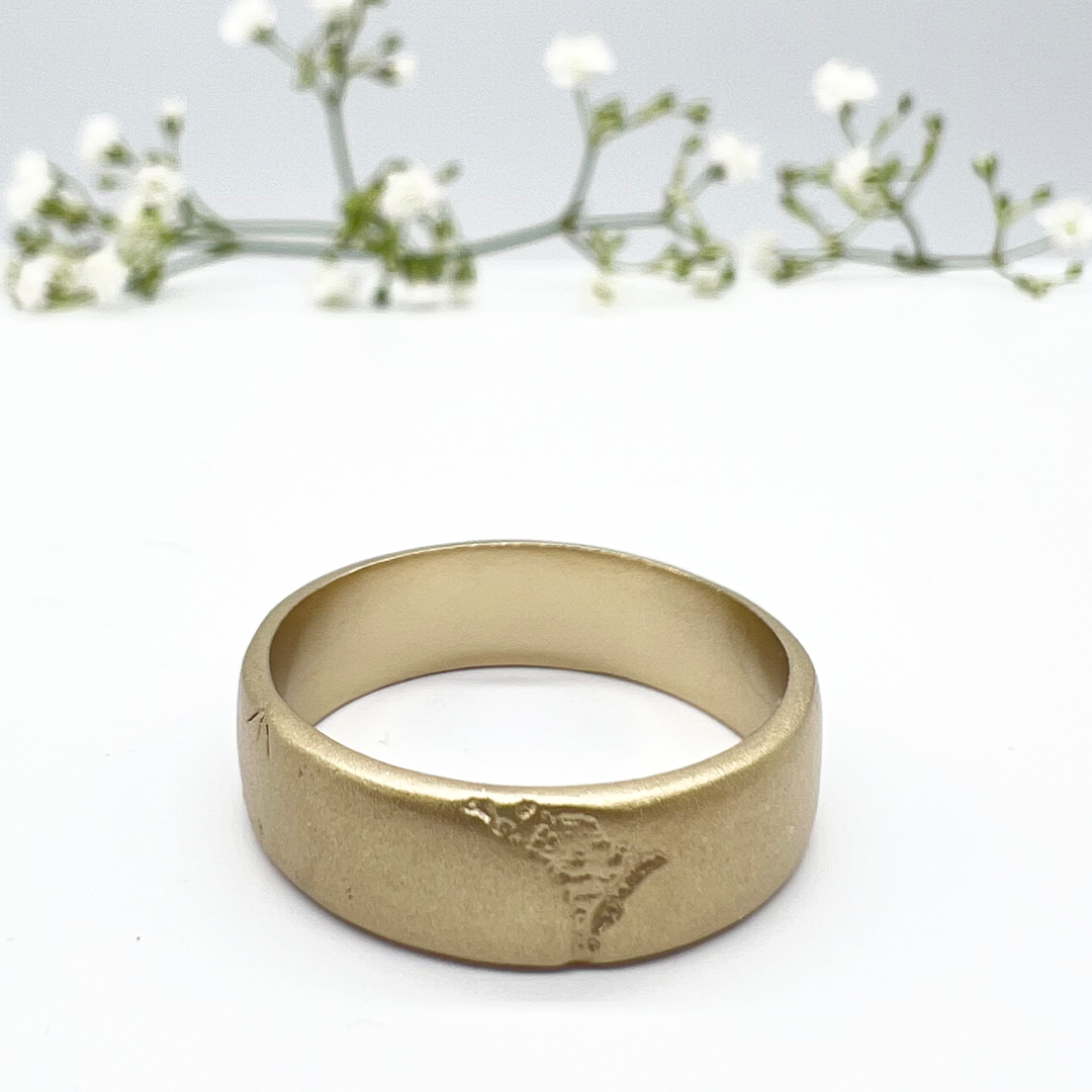 Handmade Wedding Band 18k Gold Ring for Men Women Comfort
