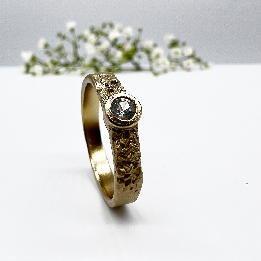 Misty Forest Éclat Ring – 18 Karat natürliches Weißgold