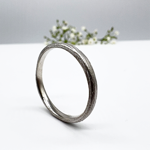 Misty Forest Silk Ring – 18 Karat Weißgold mit Rhodium