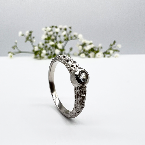 Misty Forest Mizzle Ring – 18 Karat Weißgold mit Rhodium