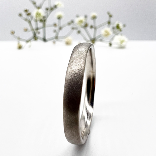 Misty Forest Plain Ring – 18 Karat Weißgold mit Rhodium