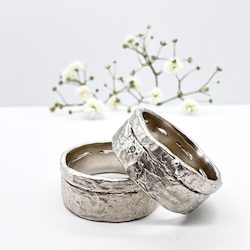 Misty Forest Horizon Ring – 18 Karat Weißgold mit Rhodium