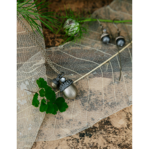 Necklace Seeds of the Oak- Gold/Bronze