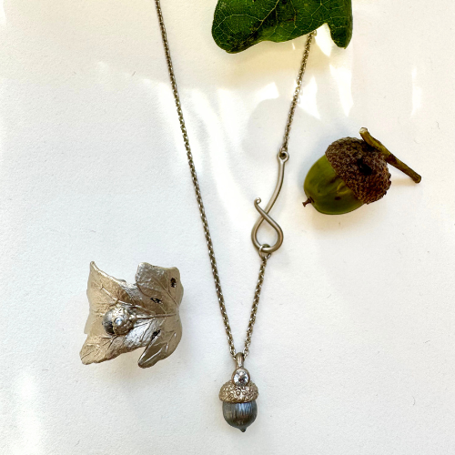 Necklace Simple Seed of Oak - Gold/Bronze