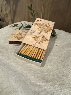 Tändstickor med smultron