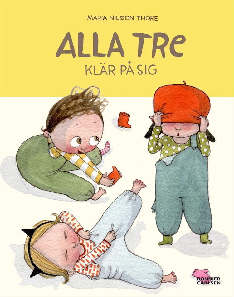 Alla tre klär på sig - finns i Rutströms bokhandel
