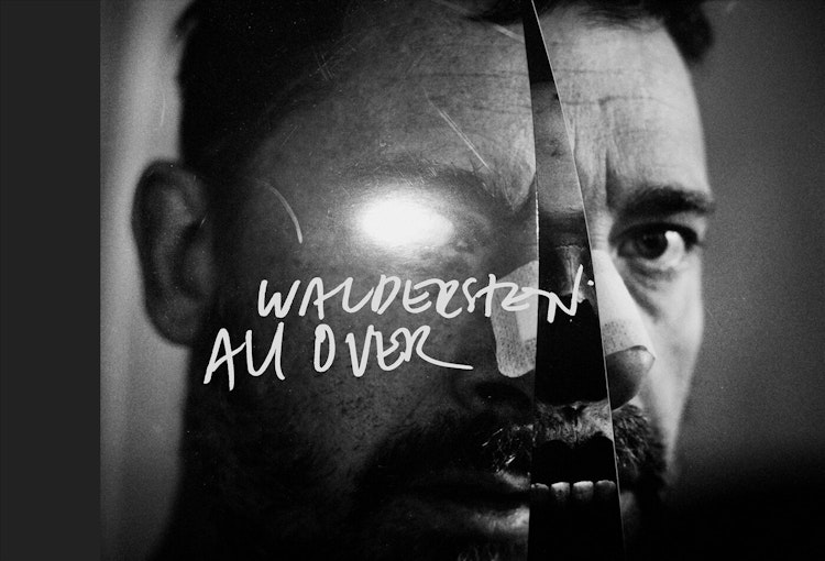 All over - finns i Rutströms bokhandel