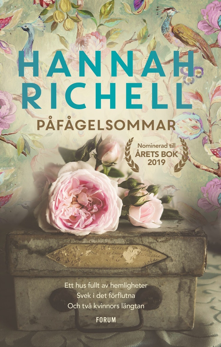 Påfågelsommar - finns i Rutströms bokhandel