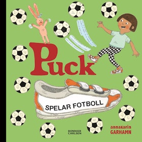 Puck spelar fotboll