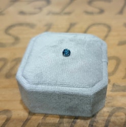 Blå briljantslipad diamant 4mm