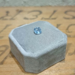 Ljusblå Safir kuddslipad 6,6x6,7mm