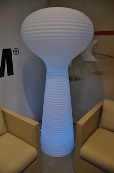 Golvlampa, Vondom Blom Lamp RGB LED - Eugeni Quitllet