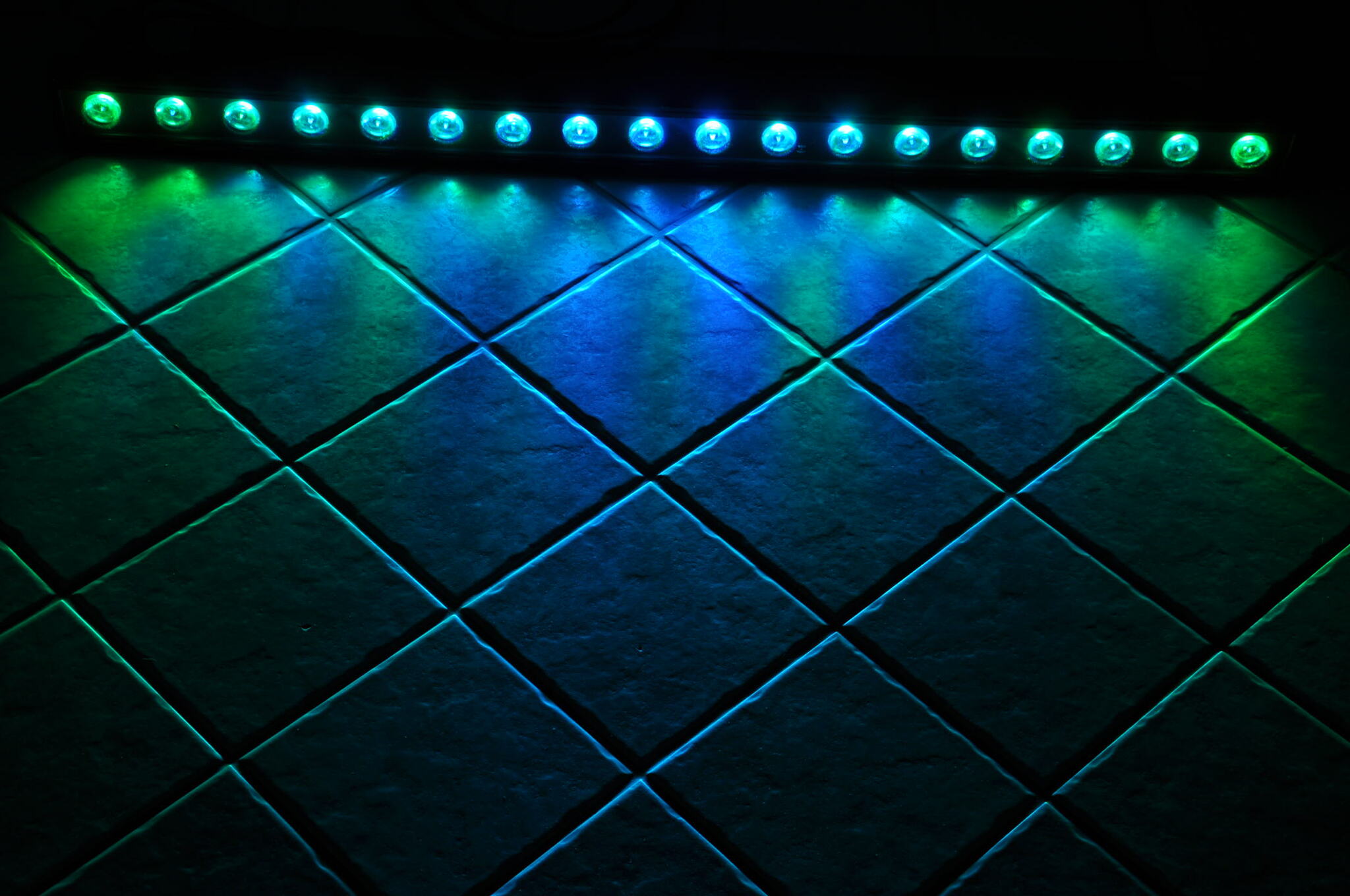 Hyr Mega Tri Bar 18 x LEDs 3W - 1 meter