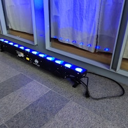 Hyr Mega Tri Bar 18 x LEDs 3W Wallwasher - 1 meter