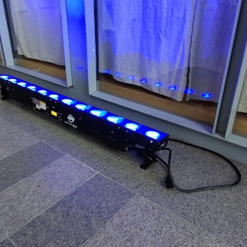 Hyr Mega Tri Bar 18 x LEDs 3W Wallwasher - 1 meter