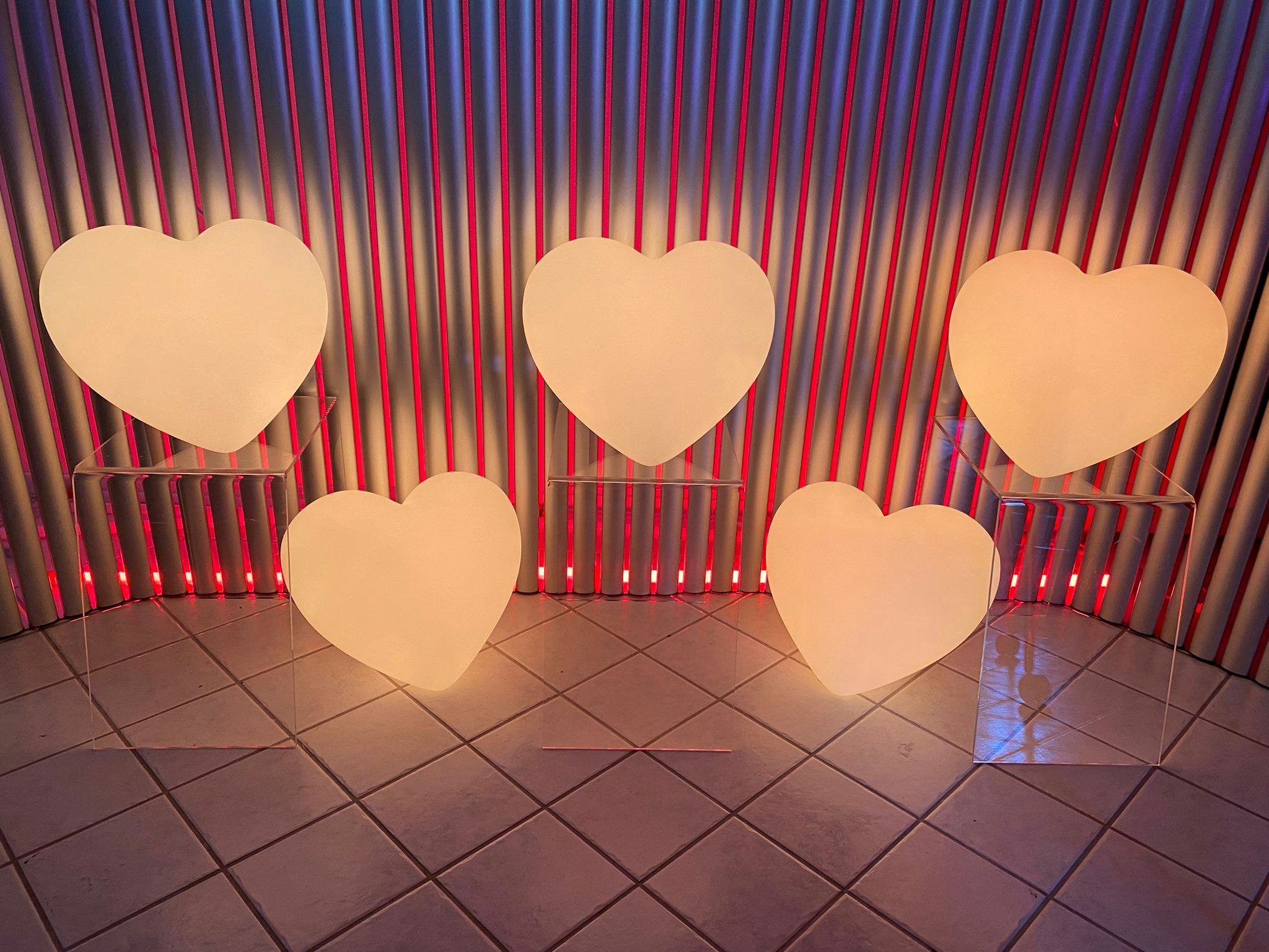 LED hjärta med stativ - 45 cm