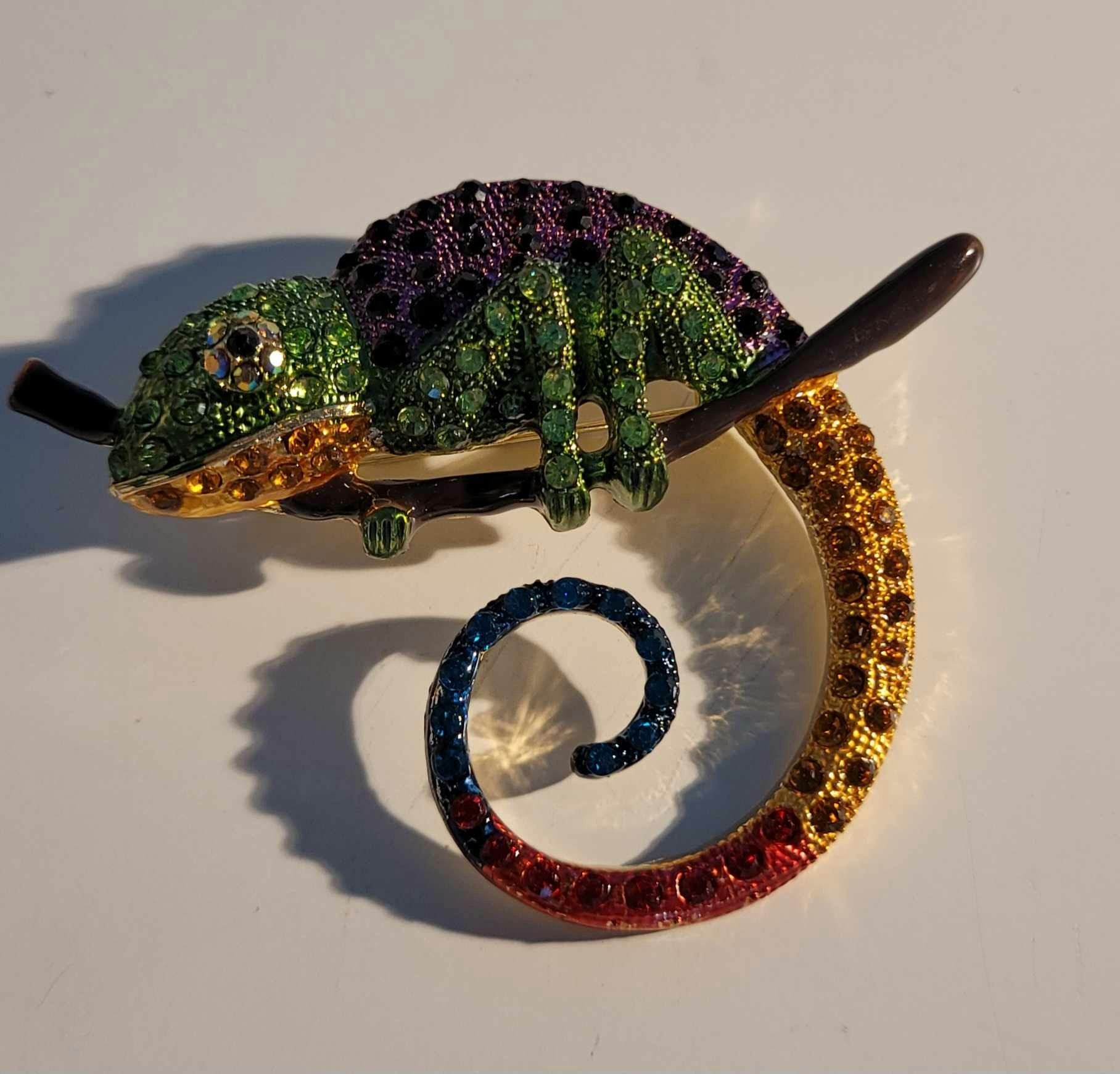 Berlock brosch Kameleont med strass
