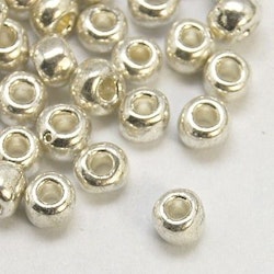 4mm seed beadsmixade färger 40 gram silver