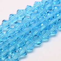 3090 Glaspärlor bicones 6mm på sträng transparent deep sky blue