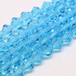 3090 Glaspärlor bicones 6mm på sträng transparent deep sky blue