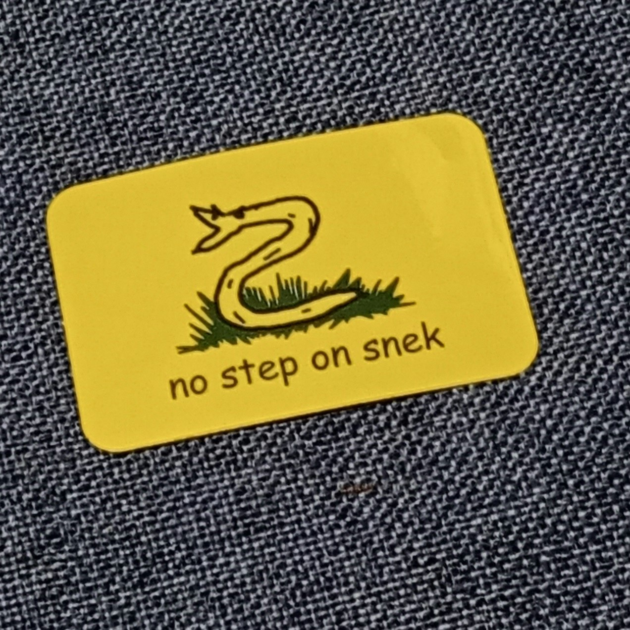 No step on snek - Klistermärke