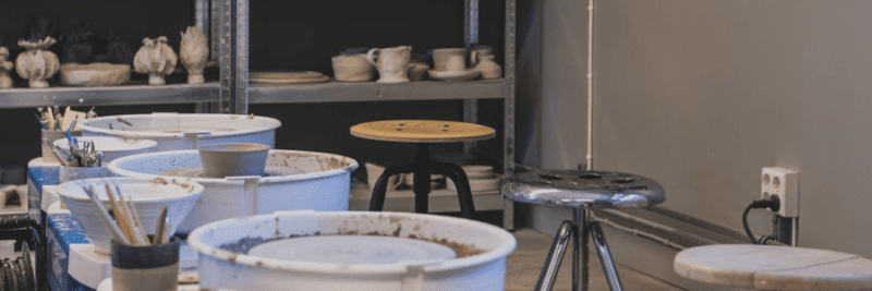 Hyr plats i Lervis keramikverkstad
