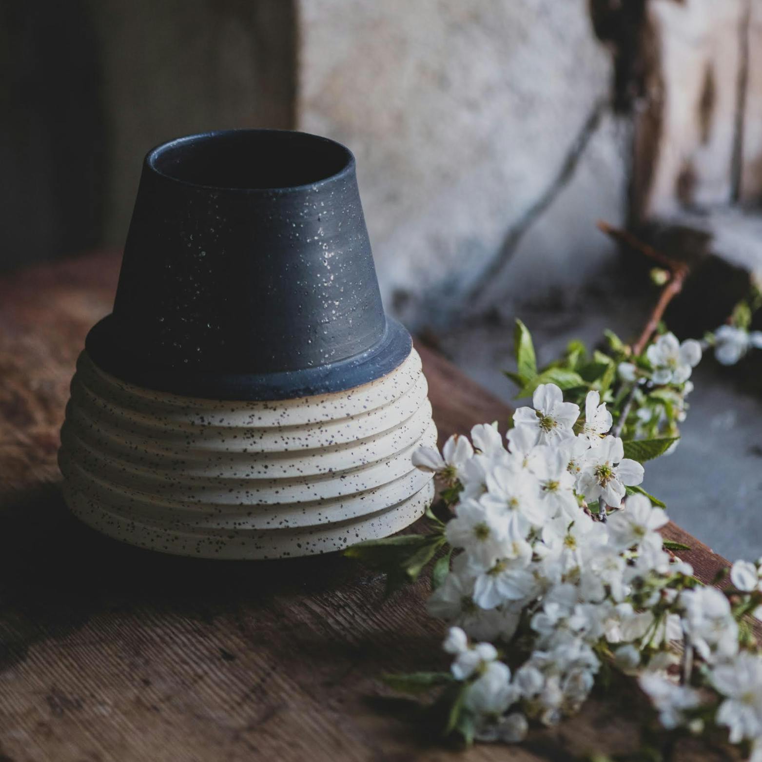 Unik vas från Lervis keramikverkstad