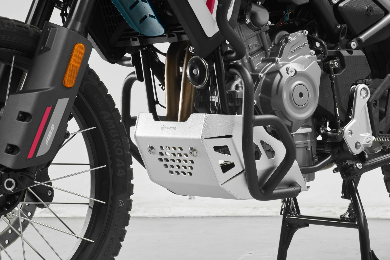 Hasplåt Silver - CFMOTO 450 MT