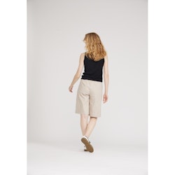 Donna loose shorts sand