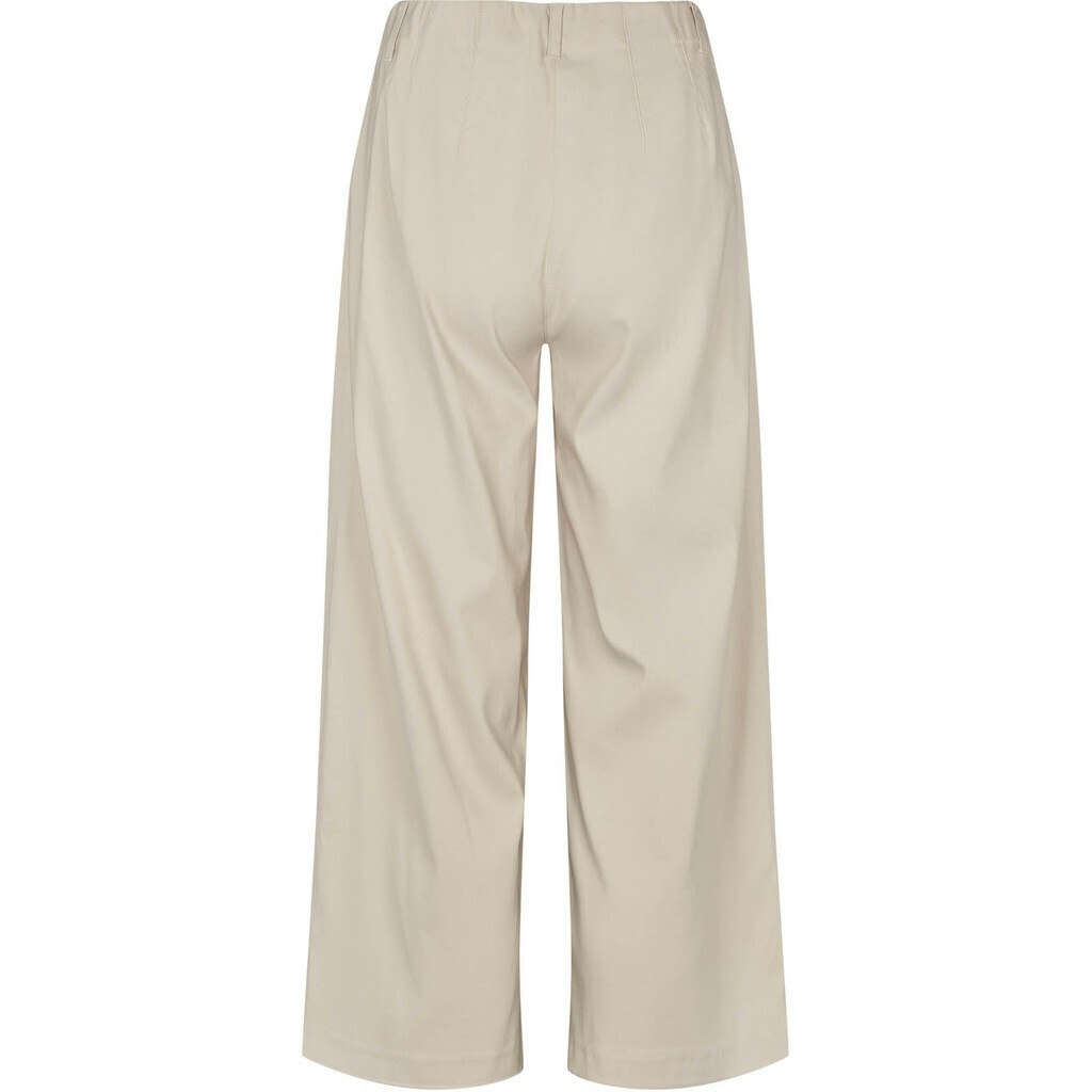 Donna loose cropped sand