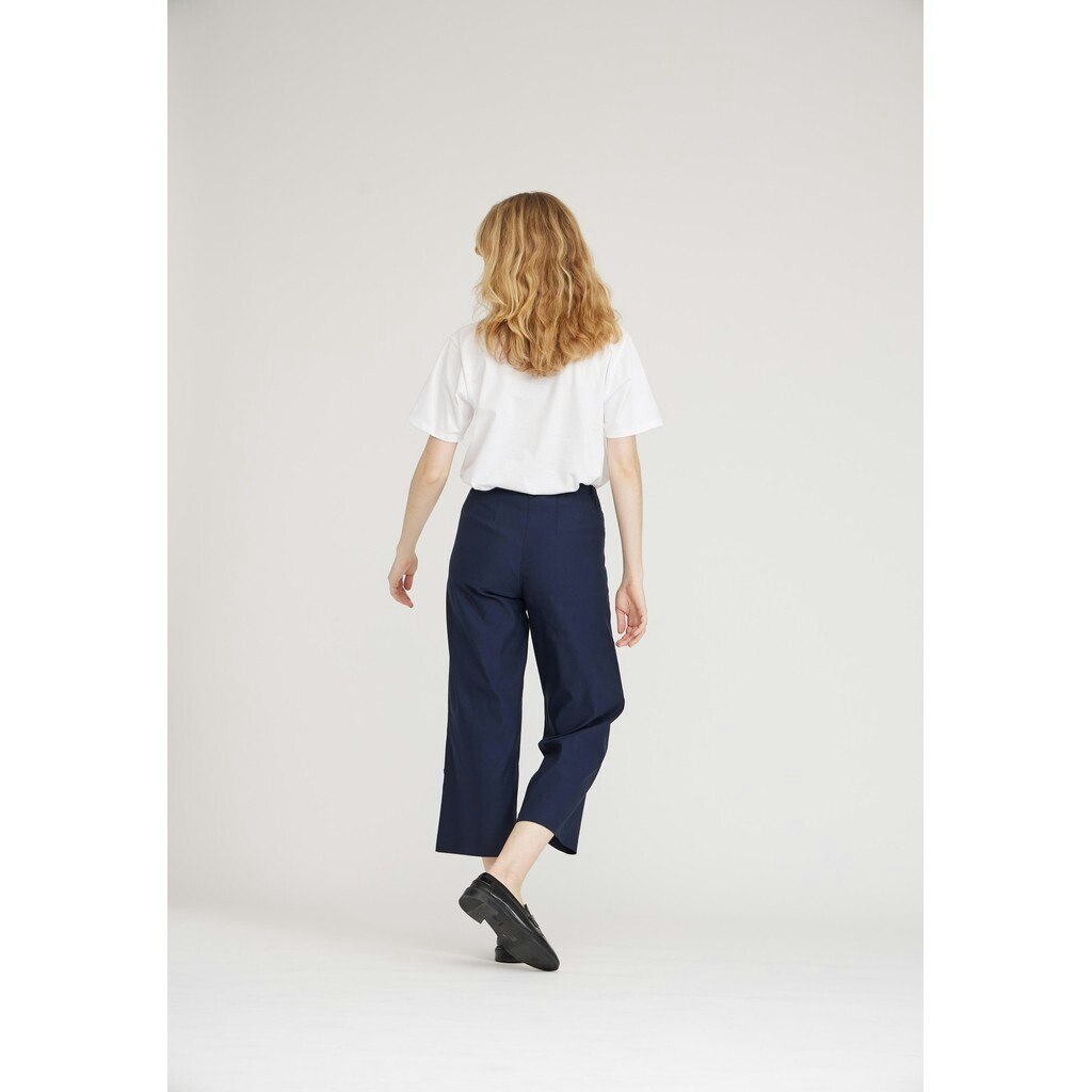 Donna loose cropped marinblå