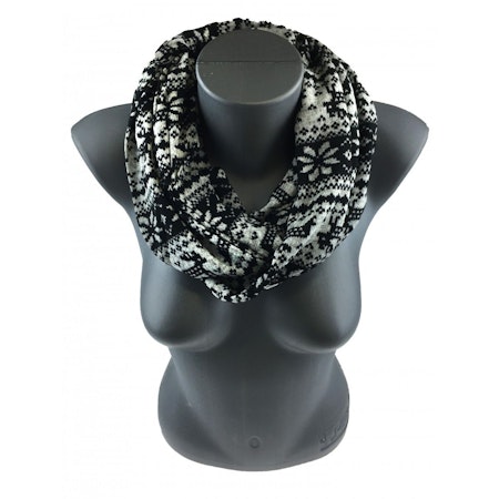 Stickad snood 1