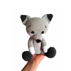 Amigurumi kit Varg • Skogsdjur • Virkset gosedjur • DIY-kit • Crochetbykim