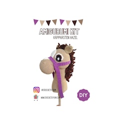 Amigurumi kit Beige käpphäst • Hazel hobby horse • Virkset gosedjur • DIY-kit • Crochetbykim