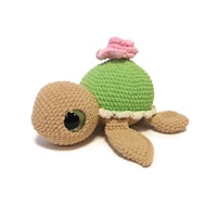 Amigurumi kit Sköldpadda Turtellini Prinsesstårta • Virkset gosedjur • DIY-kit • Crochetbykim