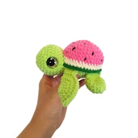 Amigurumi kit Sköldpadda Turtellini Vattenmelon Junior • Virkset gosedjur • DIY-kit • Crochetbykim