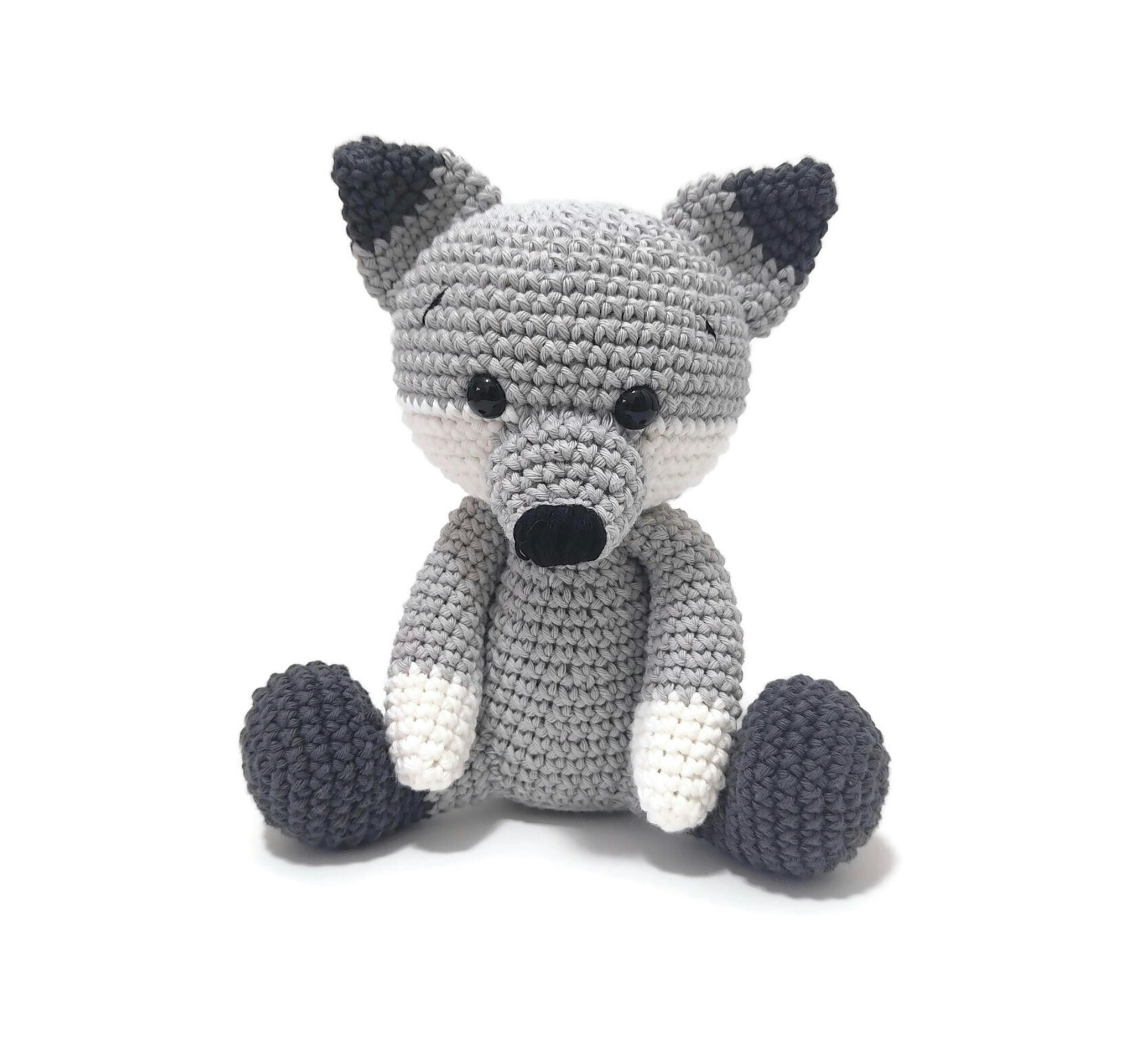 DIY kit Varg • Skogsdjur • Virkset gosedjur • Do it yourself kit • Crochetbykim