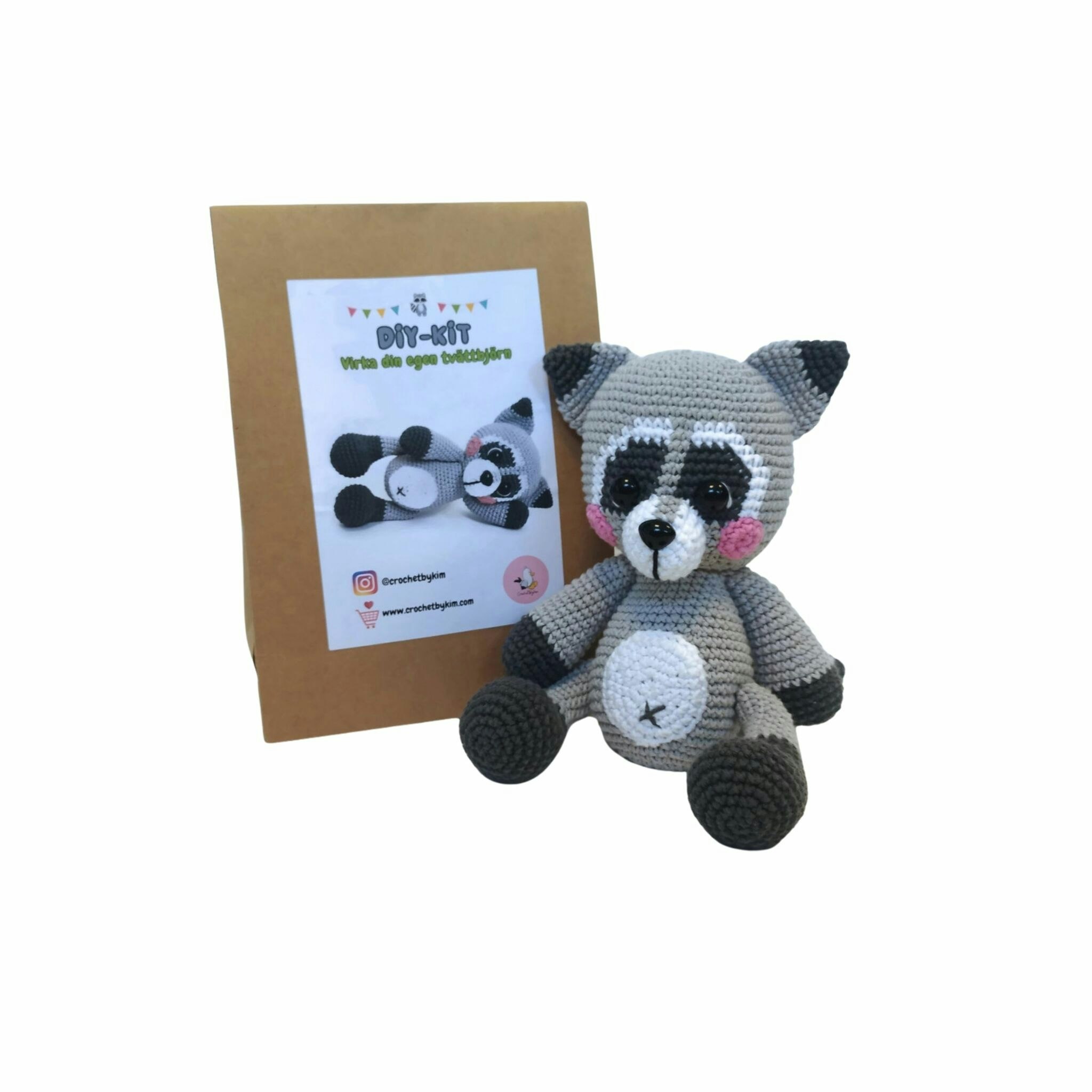 DIY kit Smokey Tvättbjörn • Raccoon • Virkset gosedjur • Virka din egen tvättbjörn • Crochetbykim