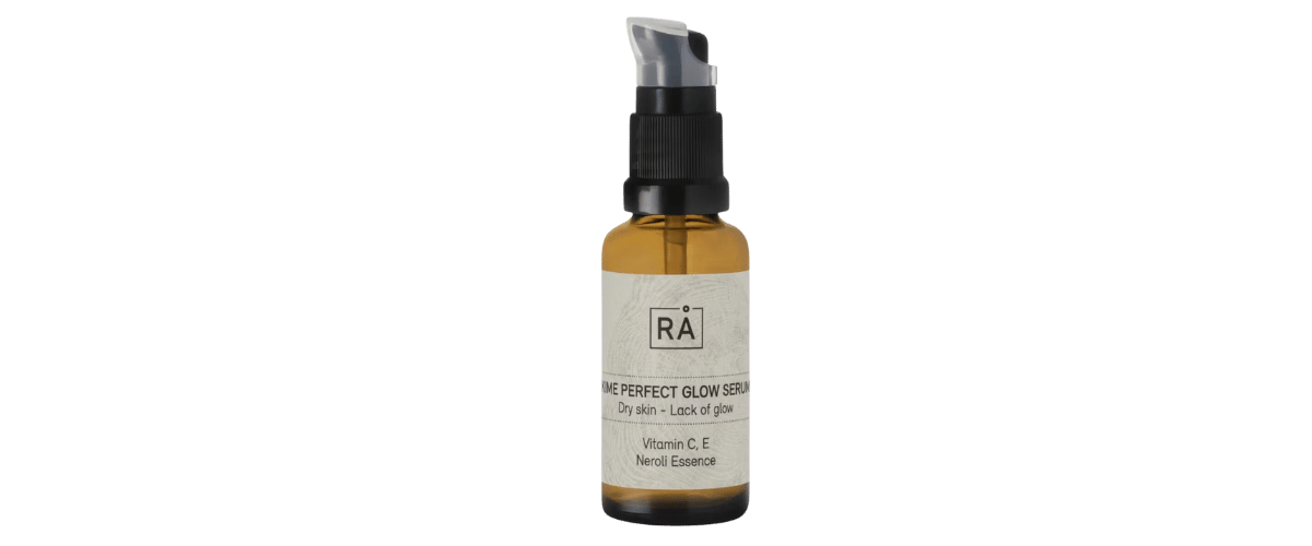 Rå Skincare Kime Perfect Glow Serum med C- og E-vitamin beskytter mot fukttap, gir glød og har en duft av neroli, perfekt for tørr og normal hud.