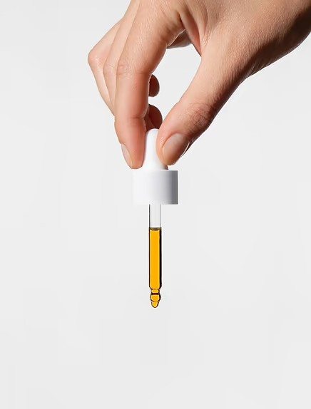 Madara Retinol Alternative Bakuchiol Oil – naturlig ansiktsolje med anti-aging effekt, reduserer rynker og gir næring til alle hudtyper.