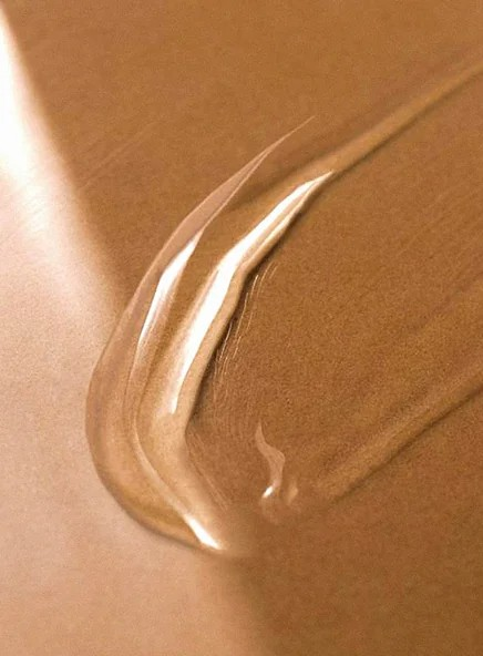 Madara Grow Volume Shampoo – volumgivende sjampo med koffein, vitamin B3 og B5 for fyldig og mykt hår, egnet for daglig bruk og alle hårtyper.