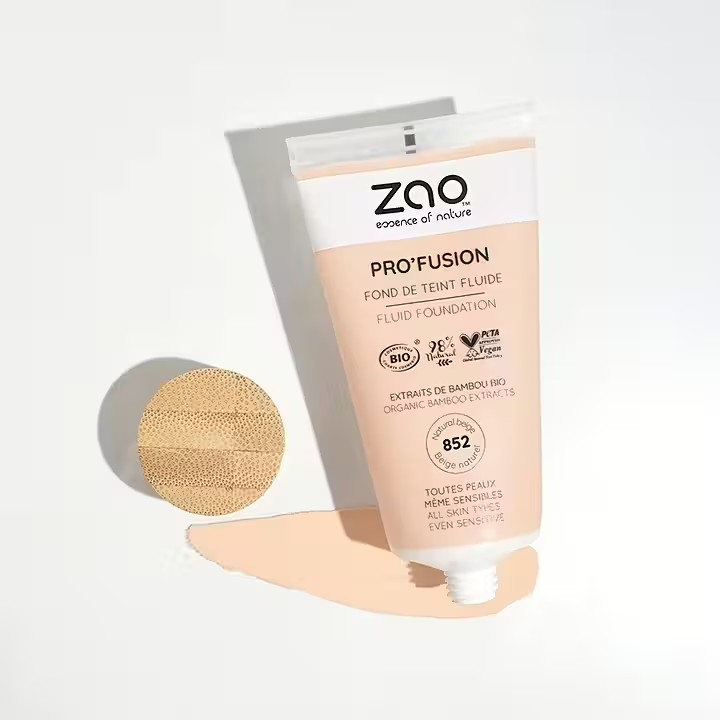 Zao Pro'Fusion Fluid Foundation, økologisk og vegansk foundation med naturlig dekkevne og pleiende ingredienser for alle hudtyper, inkludert sensitiv hud.