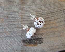 Stud earrings, chocolate balls with pearl sugar