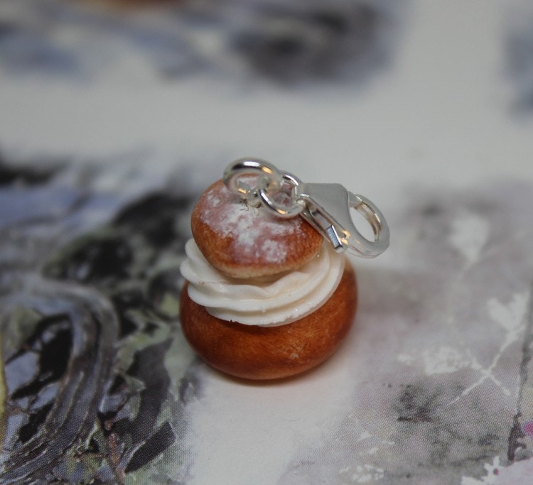 ORDER Necklace Charm, Semla