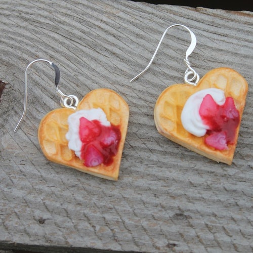 ORDER, Earrings waffles with strawberry jam and cream