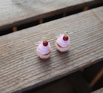 Örhängen, rosa cupcakes med körsbär